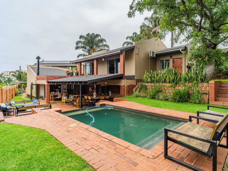 Stunning 386m2 4 bedroom home with flatlet for sale on the Sunningdale and Somerset Park border - Photo 2