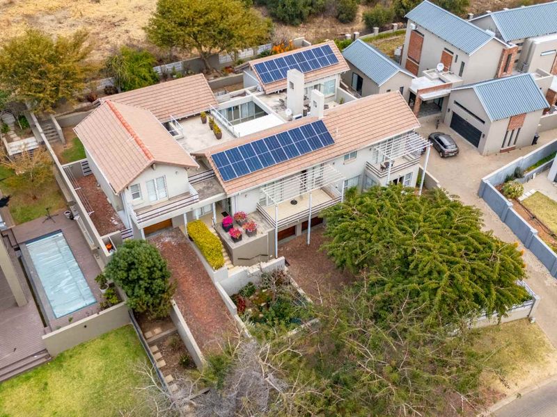 3 in 1! Versatile Executive Retreat with Mountain Views, Income Potential & Work-from-Home Elegance - Photo 3