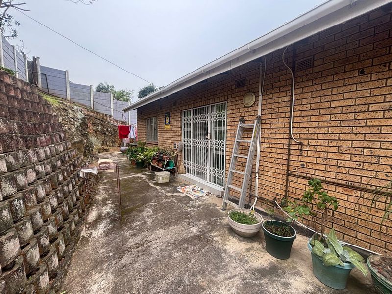 Priced to Sell in Queensburgh! Secure 2-Bed Townhouse with Garage - Photo 3