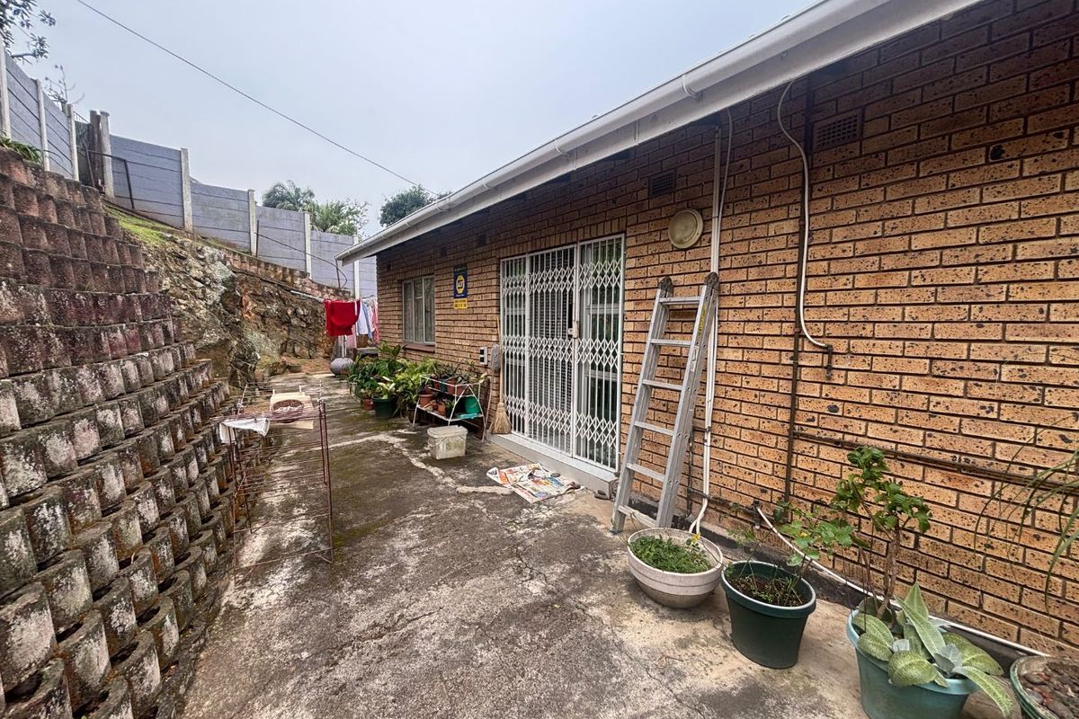 Priced to Sell in Queensburgh! Secure 2-Bed Townhouse with Garage - Photo 3