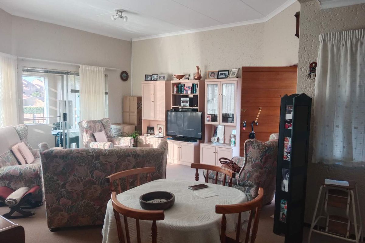 Spacious, Secure and Perfectly Located! - Photo 2
