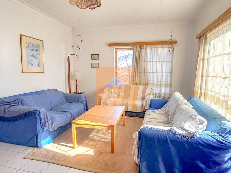 Golden Oldie For Sale in Vineta, Swakopmund - Photo 2
