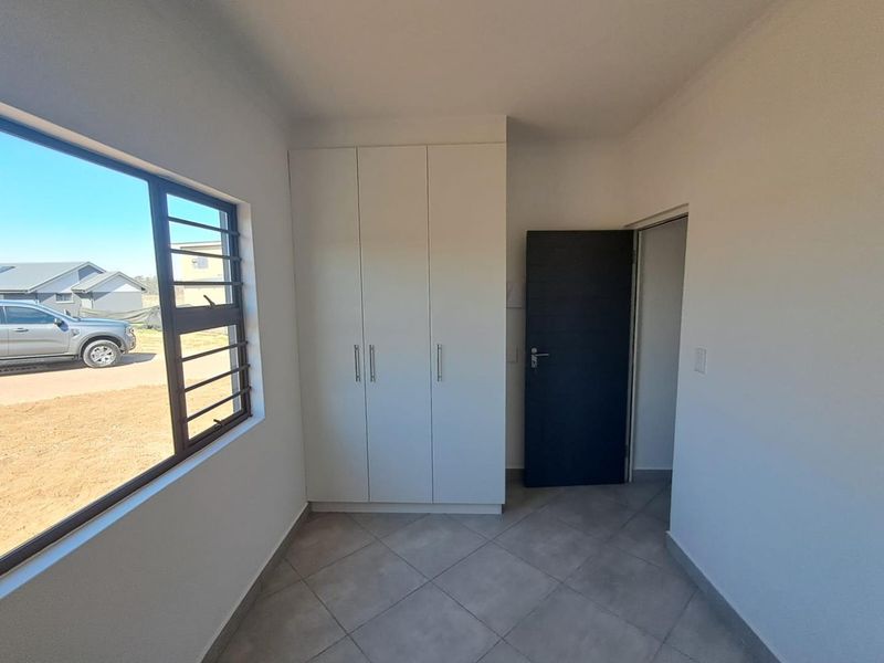 Modern Enclosed Estate Parkdene - Photo 9