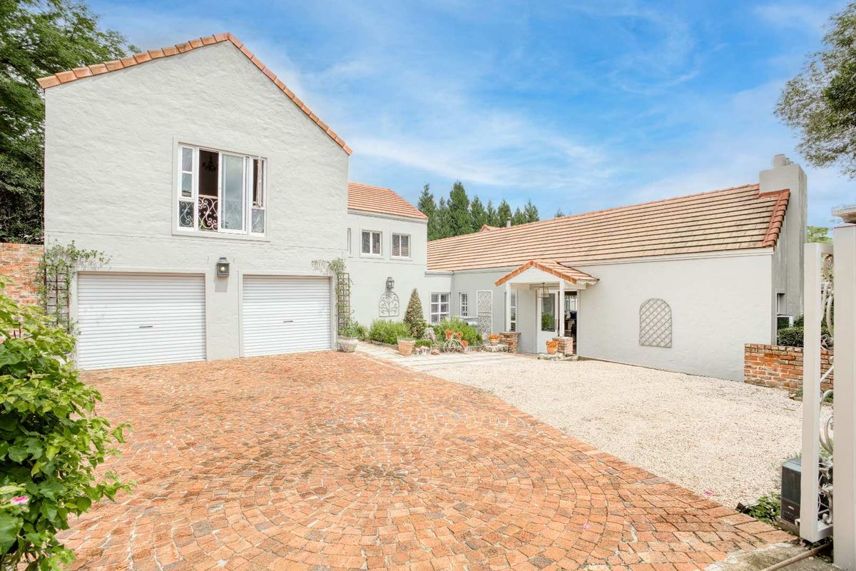 SPACIOUS 4 BEDROOM HOME IN PEACEFUL SECURE ESTATE, DAINFERN VALLEY - Photo 3