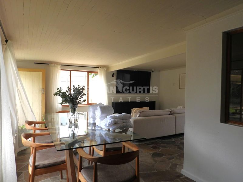 Comfortable family house with big erf - Photo 4