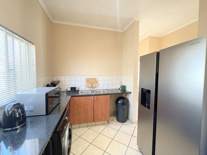 Spacious living, Prime location, Exceptional investment potential. - Photo 5