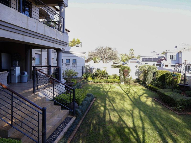 Exclusive Luxury Living in the Prestigious Centurion Golf Estate - Photo 3