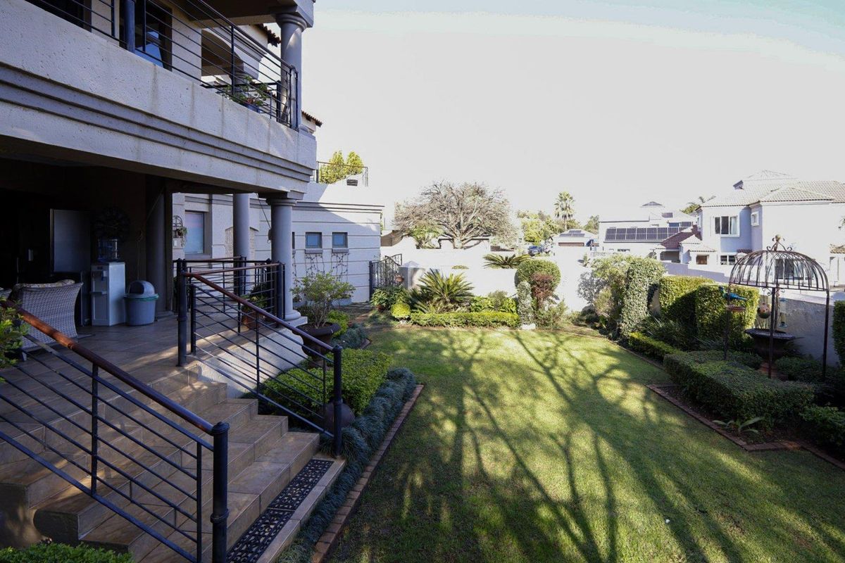 Exclusive Luxury Living in the Prestigious Centurion Golf Estate - Photo 3