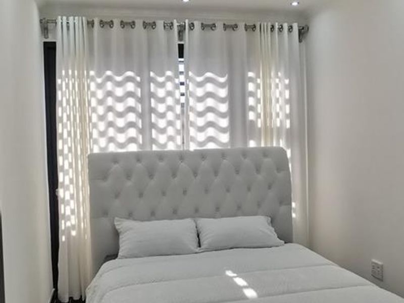 IMMACUATE 4 BEDROOM HOUSE FOR SALE IN ACADEMIA EXT 1: PRICE REDUCED!! - Photo 9