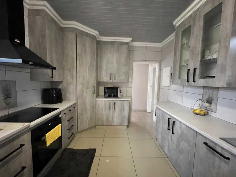 3 Bedroom House For Sale in Vanderbijlpark SE6 - Photo 2