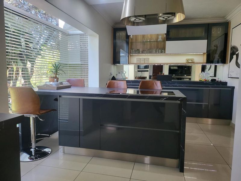 4 Bedroom House to Rent In North Riding - Photo 2