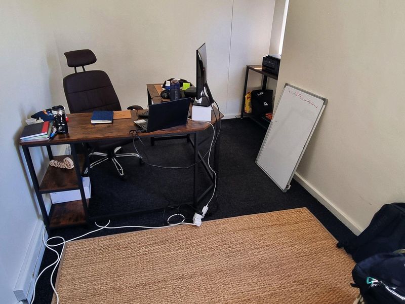 Light and Bright Ground Floor Office in Westlake Business Park - Photo 10