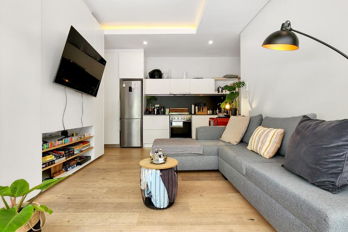 Live where it's all happening - Photo 4