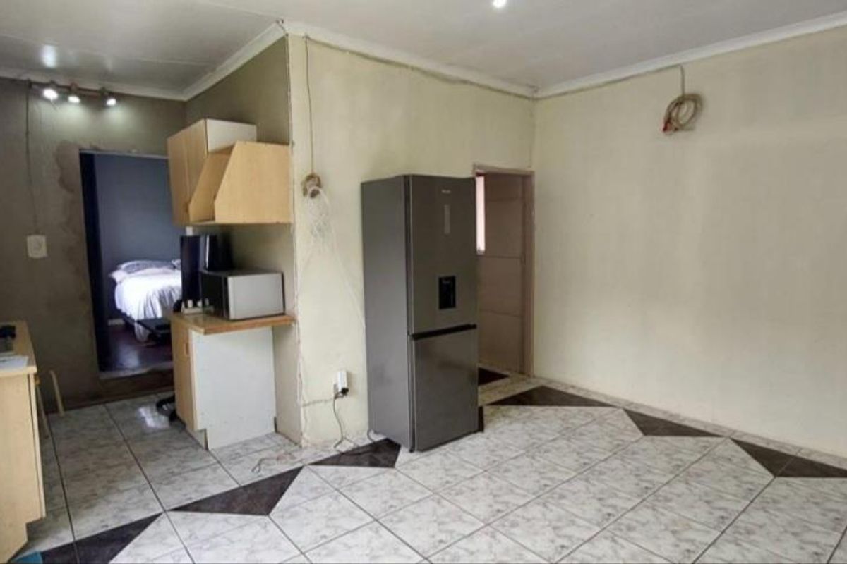 Garden Cottage for Rental in Dinwiddie. - Photo 2