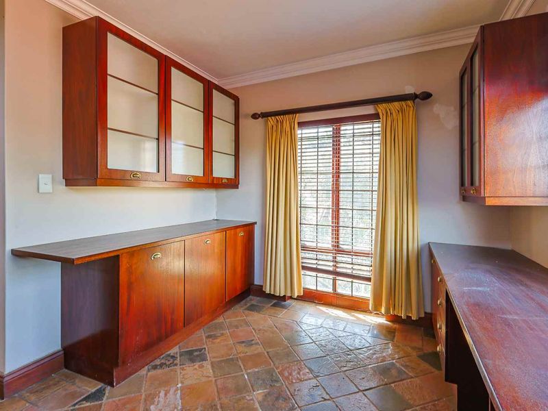 Modern 3-Bedroom Home in Secure Faerie Glen Estate - Photo 7