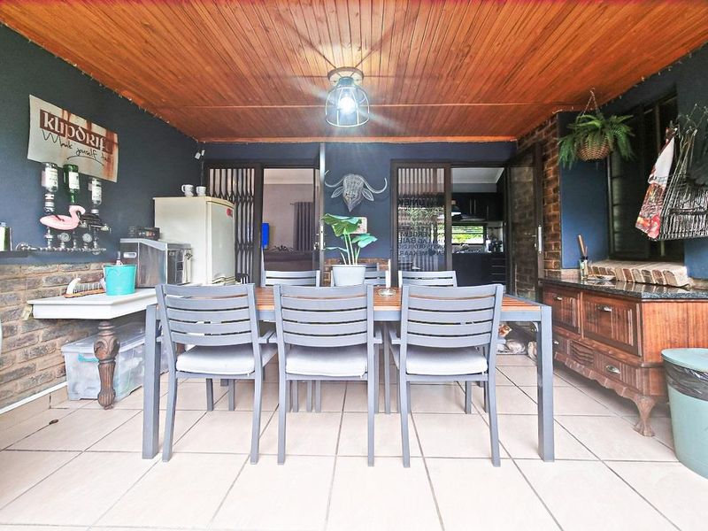 Well located in Estate - Photo 5