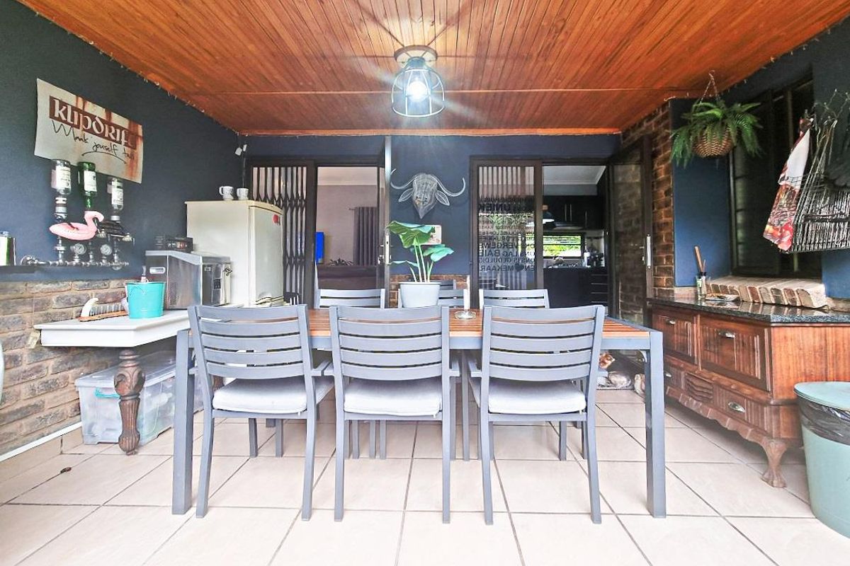 Well located in Estate - Photo 5