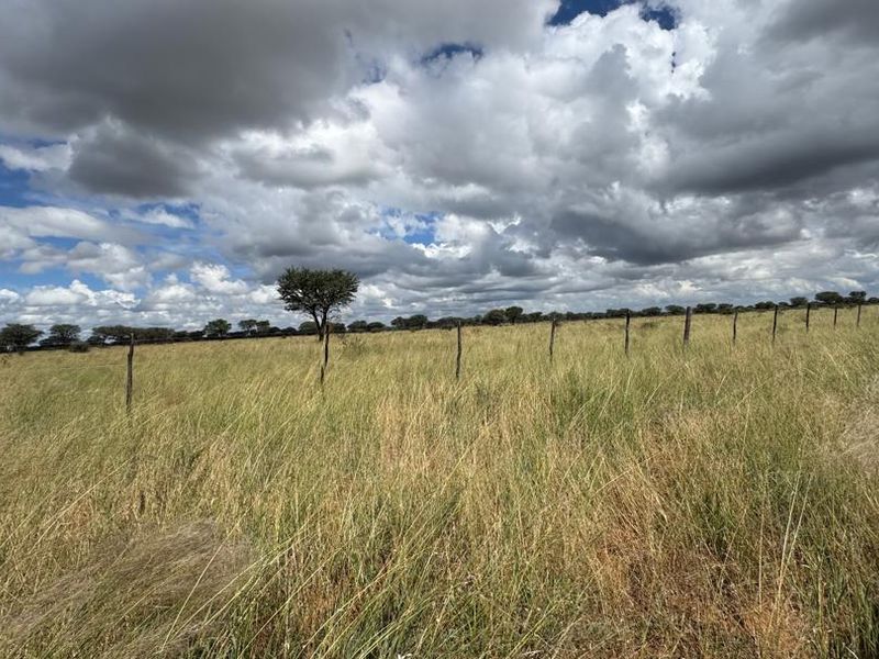 Discover this incredible 4500ha farm offering a perfect blend of modern infrastructure, abundant water resources, and rich wildlife - Photo 7
