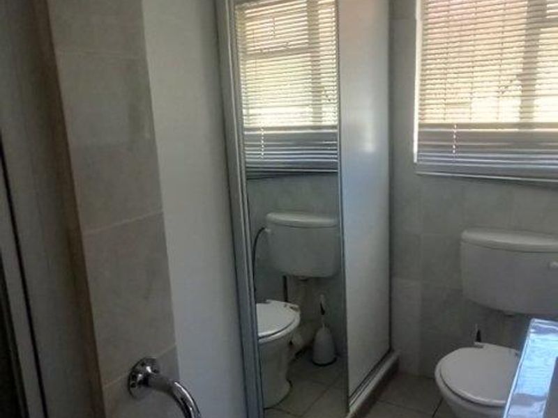 Retirement Village One Bedroom for Sale - Photo 9