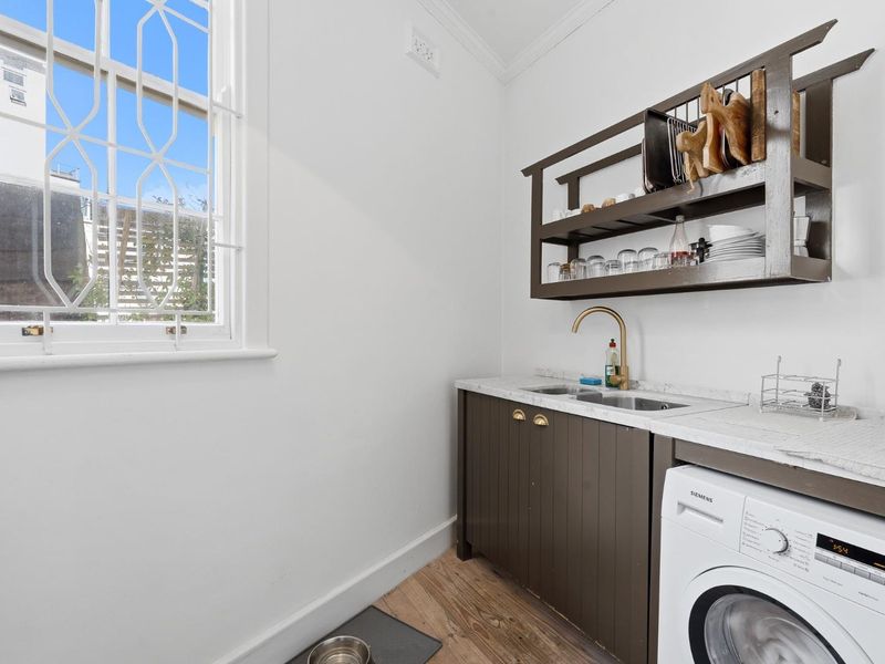 Extra-large, Character Two-Bed in Bantry Bay - Photo 10