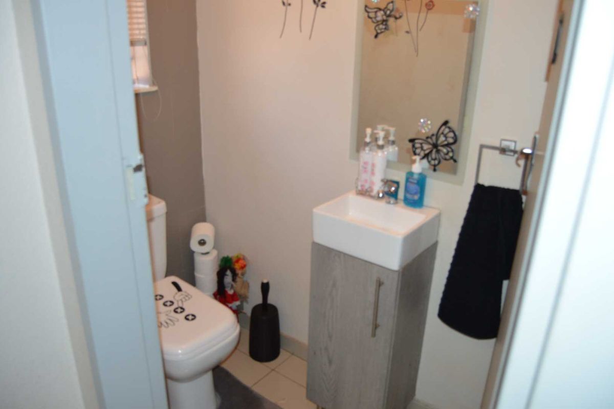 Three Bedroom Townhouse For Sale in Brackenhurst - Photo 5