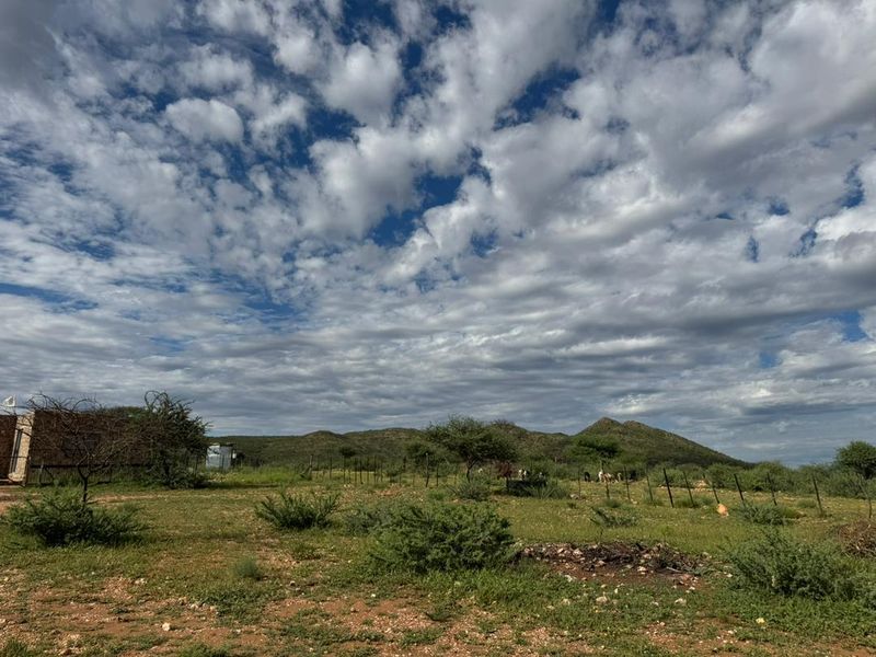 Set amongst the dramatic landscapes of the Khomas Region, the farm offers a unique blend of privacy, natural beauty and self-sufficient living. - Photo 2