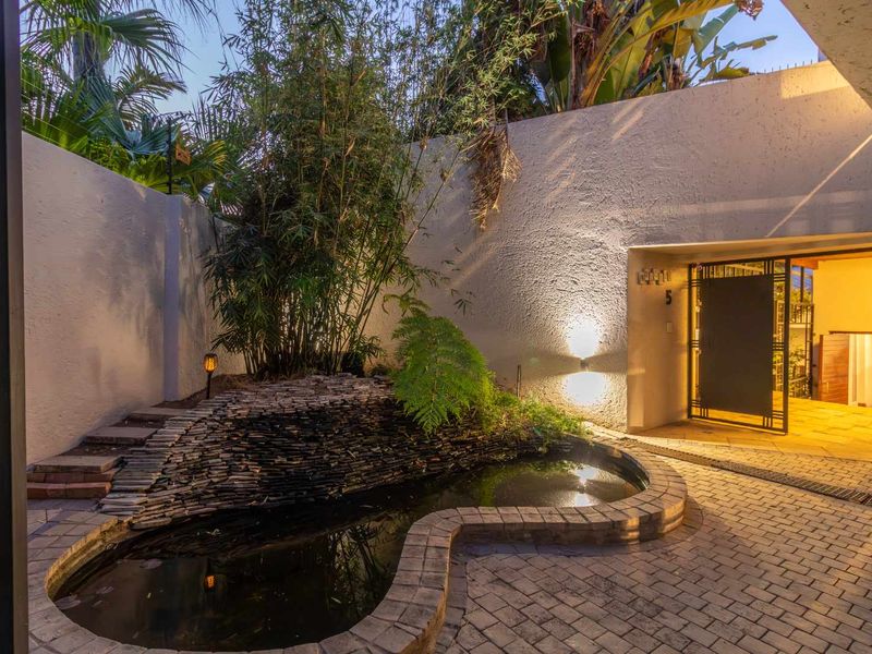 Exceptional 5 Bed Family Home in Hurlingham Manor - Photo 2