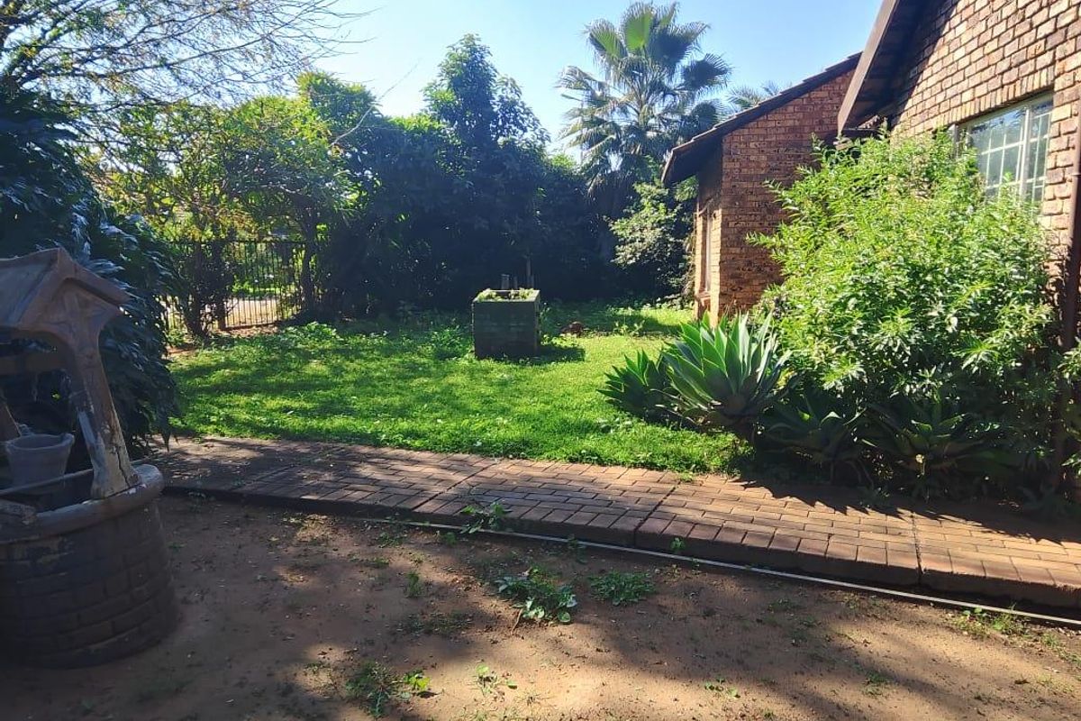 3Bedroom house in a spacious yard in Chantelle - Photo 3