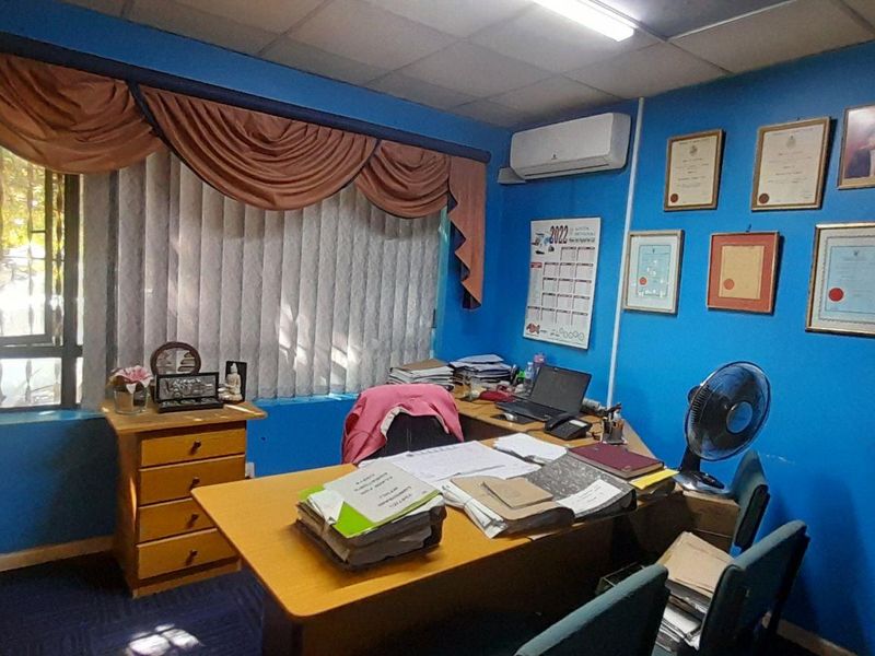 Your Dream Office in Windermere: Spacious & Secure! - Photo 7