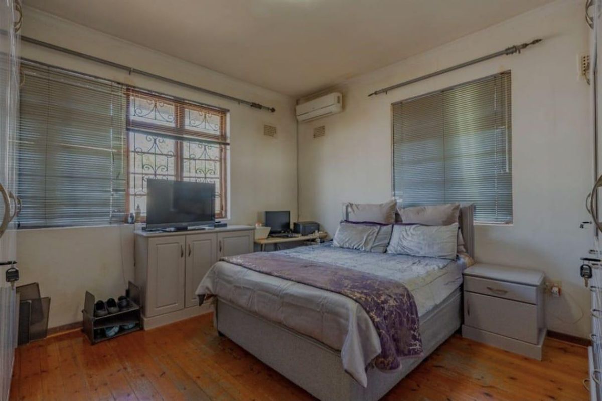 1. Overport Free Standing Dual Living Spaces: Main Home plus Two Outbuildings - Photo 4