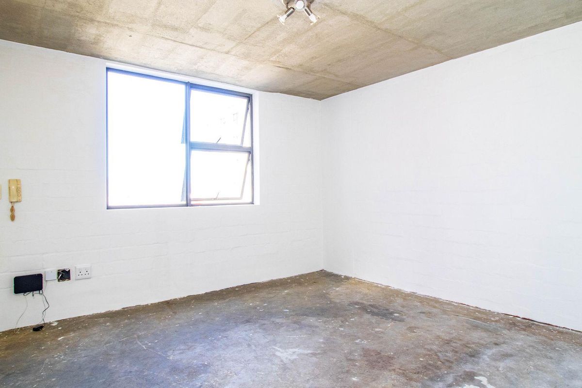 1 Bed Apartment / Flat for Sale in Wynberg - Photo 5