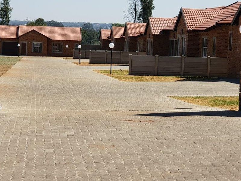 Two Bed Townhouse Riversdale Meyerton - Photo 8