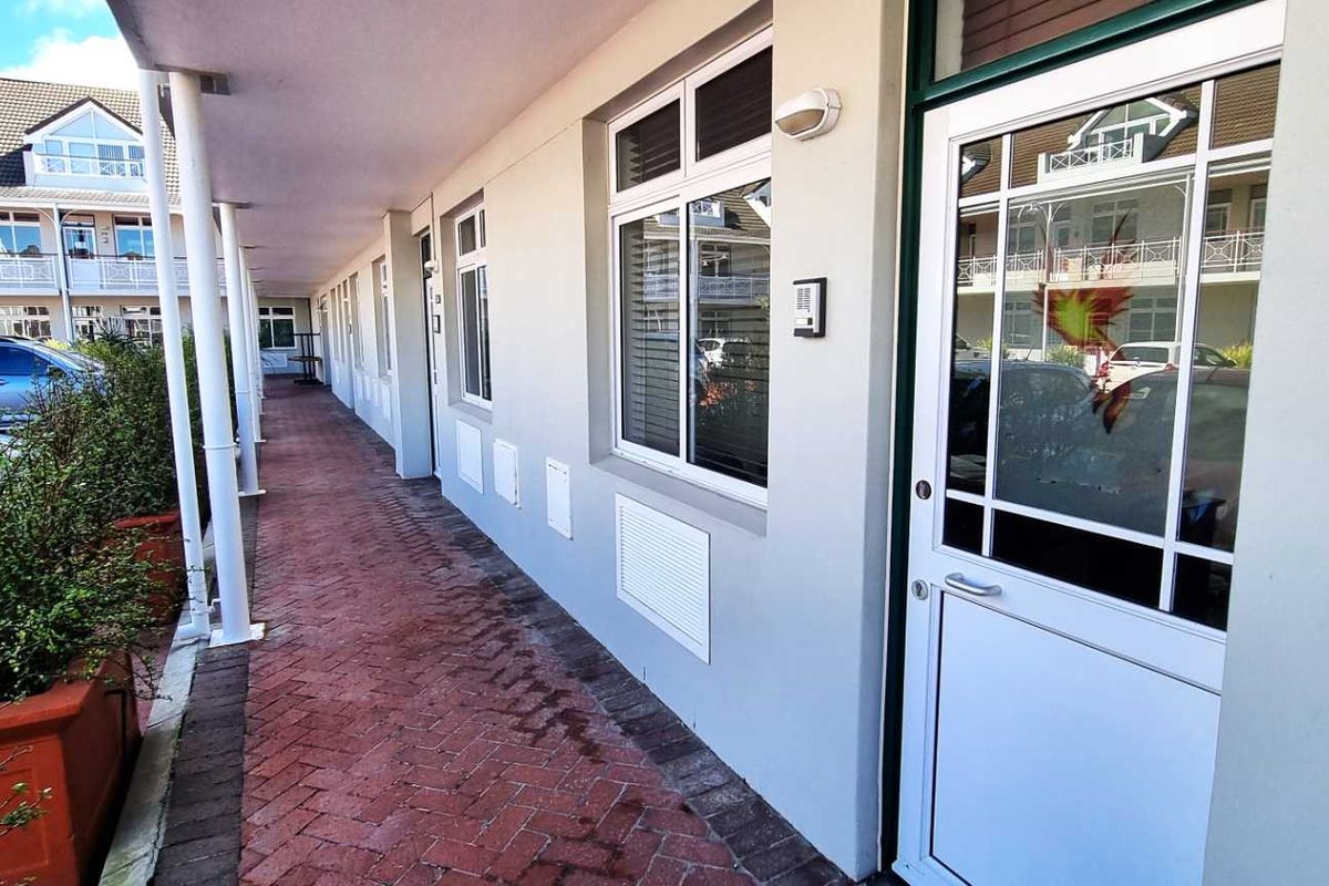 Front Facing Ground Floor Retail Office Unit in Westlake - Photo 4