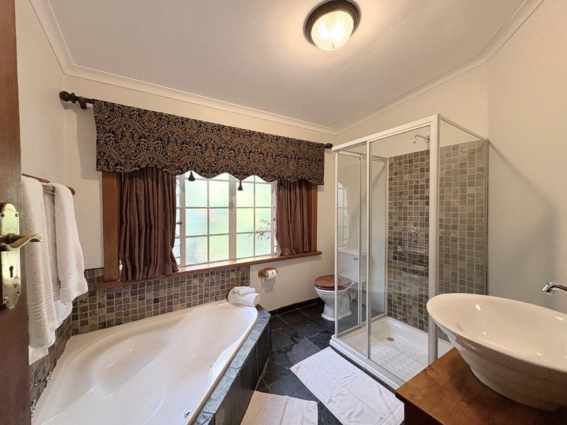 A Hidden Gem in the Heart of Westdene - Photo 8