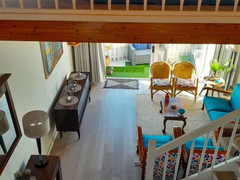 Cosy, Spacious Double Storey Apartment in Central Swakopmund! - Photo 3