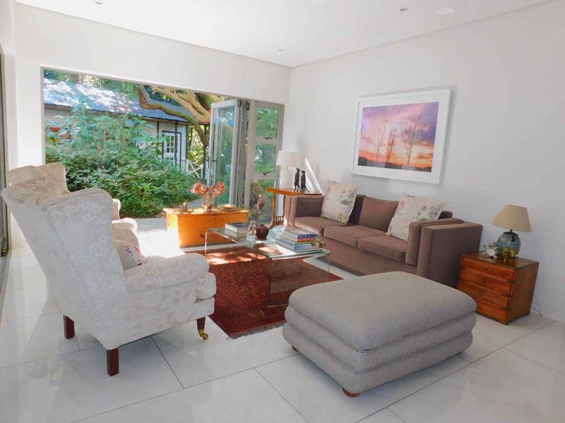 3 bedroom fully furnished home in Benmore Gardens - Photo 3