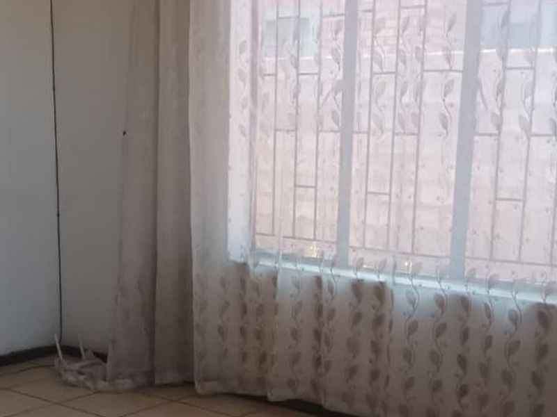 3 Bedroomed house with plenty of space for building!!!! - Photo 10
