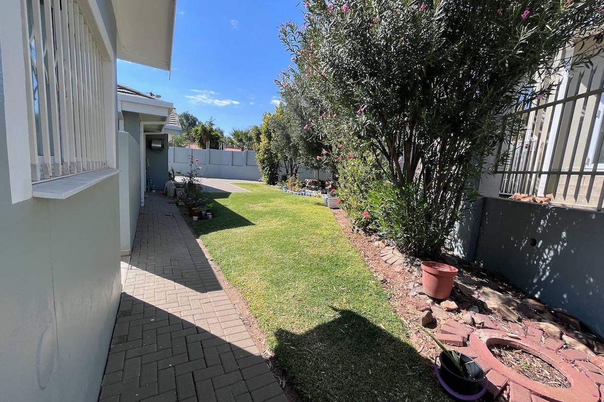 House For Sale in Klein Windhoek - Photo 4