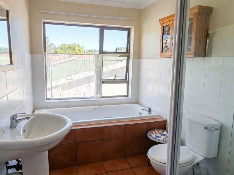 Neat 2-Bedroom Duplex with Garage | SHARED RESIDENTIAL PROPERTY |  Oak Glen, Bellville | R10'000 p/m - Photo 7