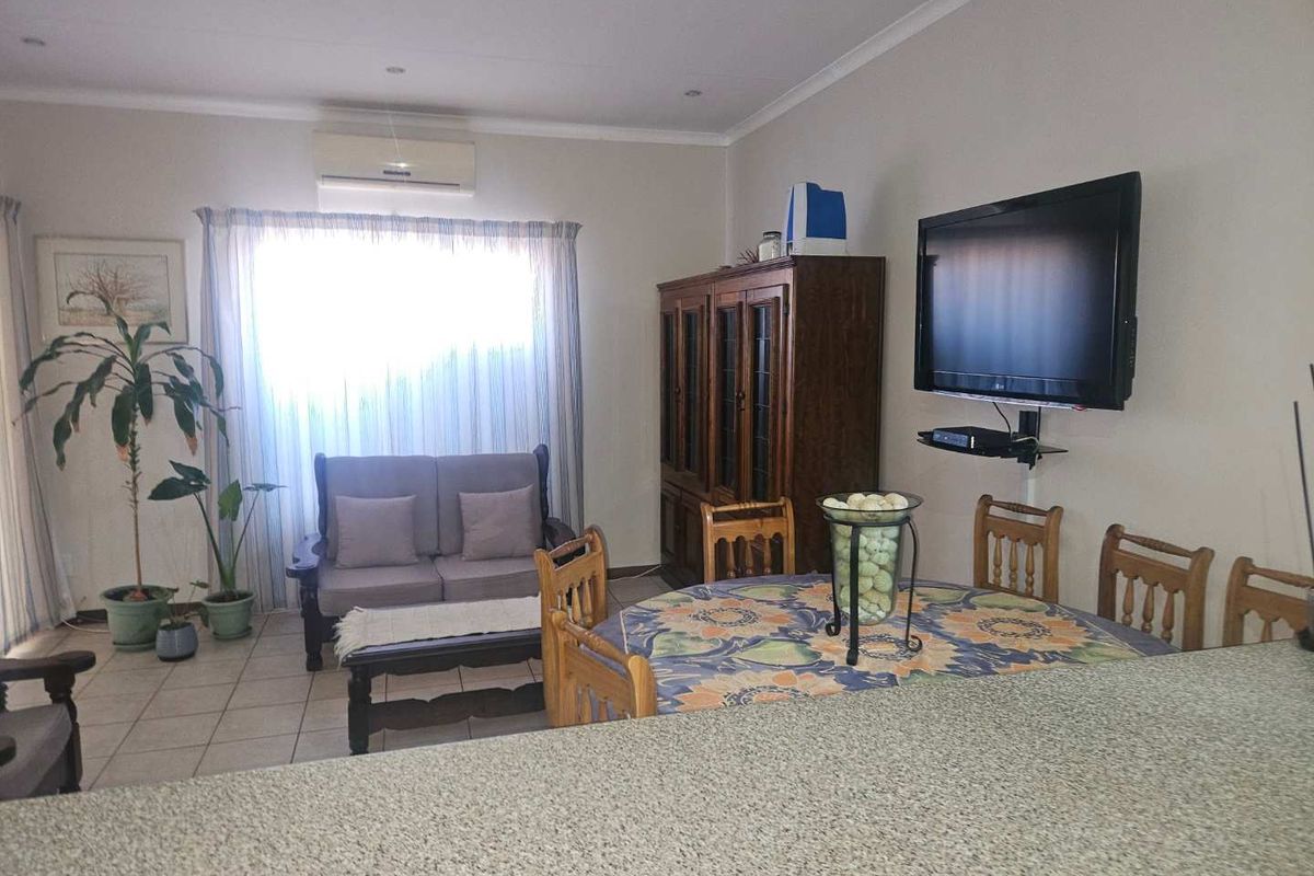 Modern Townhouse for sale in Rhodesdene - Photo 3