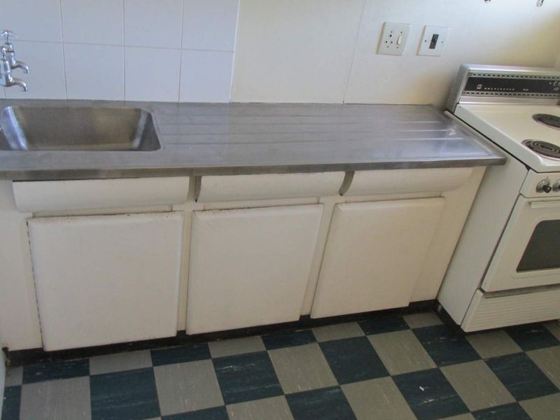 A BACHELOR FLAT TO RENT IN SUNNYSIDE - Photo 3