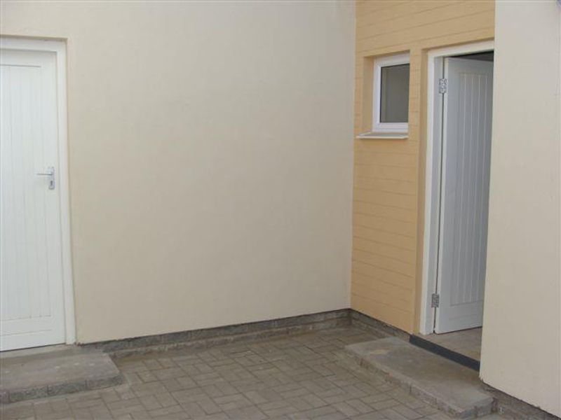 Close to all amenities - Photo 6