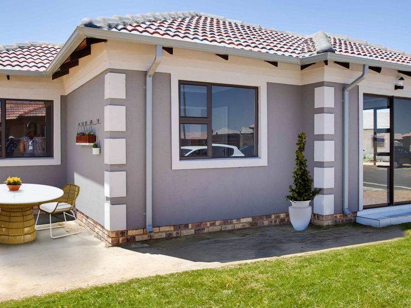 NEW DEVELOPMENT, ALL COSTS INCLUDED, FULL TITLE STANDS. NO DEPOSITS / 100% BONDS (dependent on client profile) - Photo 3