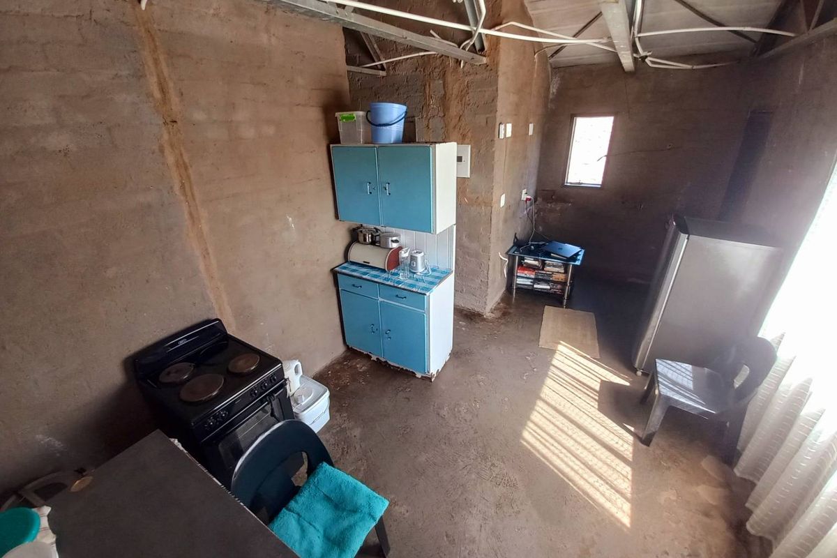 Two Bedrooms house for sale in Soshanguve South Ext 10 - Photo 5