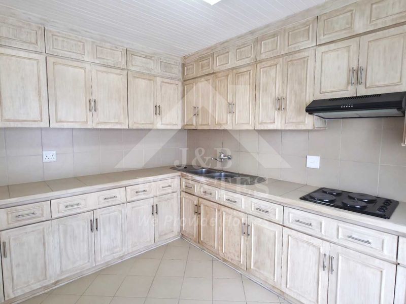 Elegant Beachfront House - Photo 4