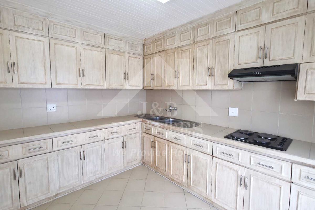 Elegant Beachfront House - Photo 4