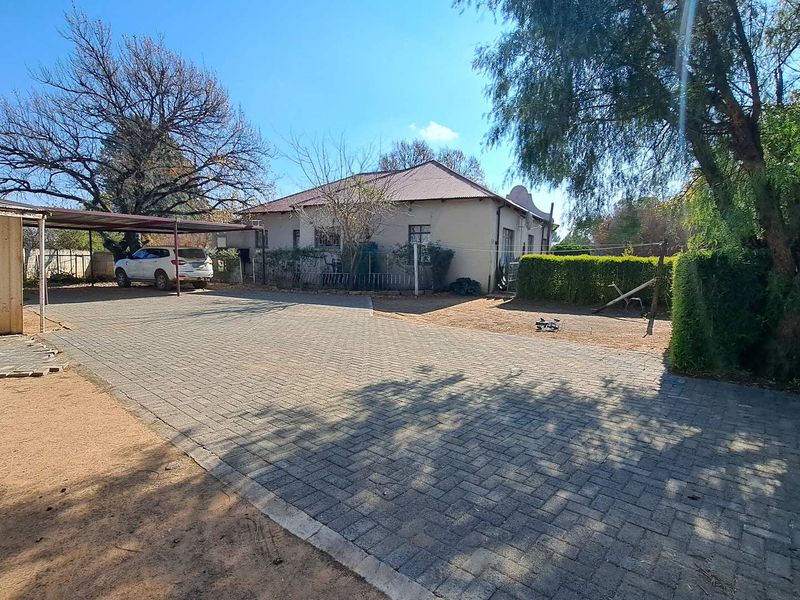 . "Escape to Edenburg: Your Peaceful Oasis Awaits" - Photo 6