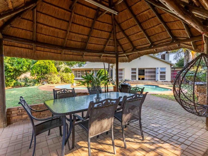 Large family home for sale in Kempton Park - Photo 3