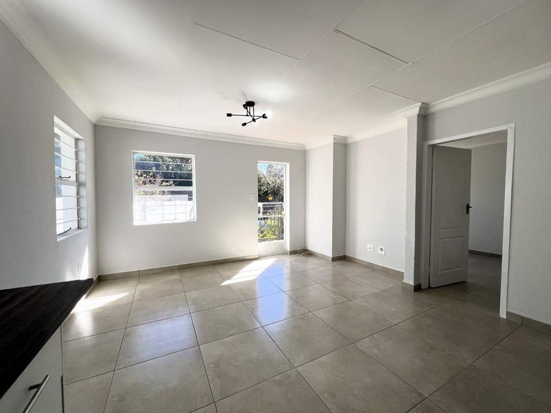 Private, Renovated and Ready - Photo 5