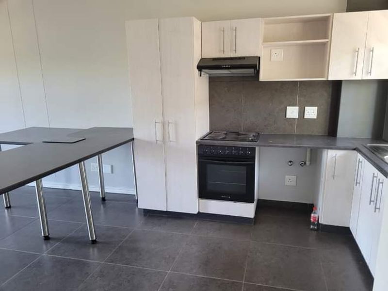 FLAT FOR SALE - Photo 2